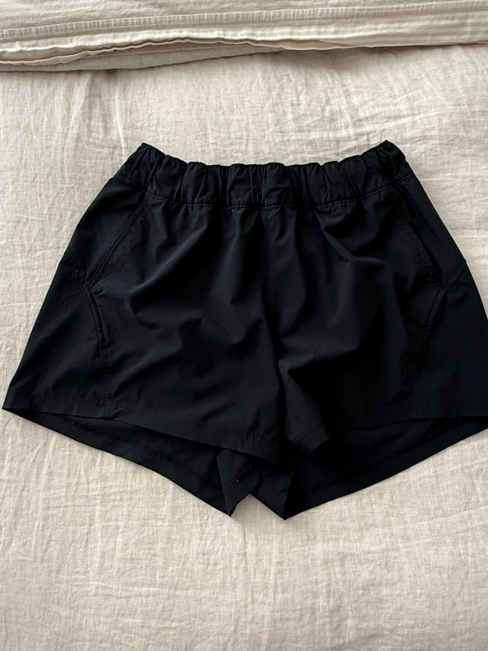 Women's Columbia Black Athletic Elastic-Waist Performance Shorts